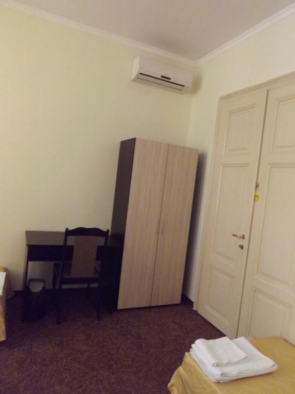 Hostel Rayska Yabalka 바르나 객실 사진